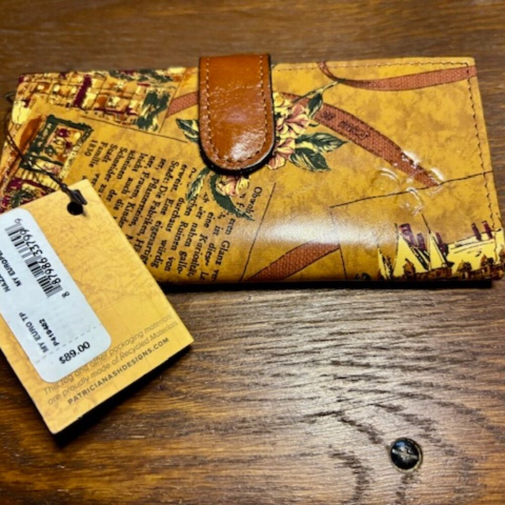 NWT Patricia Nash Small Purse Clutch "MY EUROPEAN TRIP"